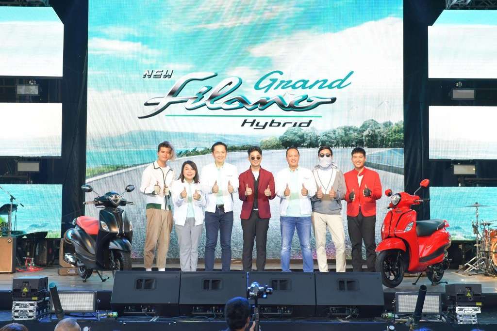 01 New Yamaha Grand Filano Hybrid