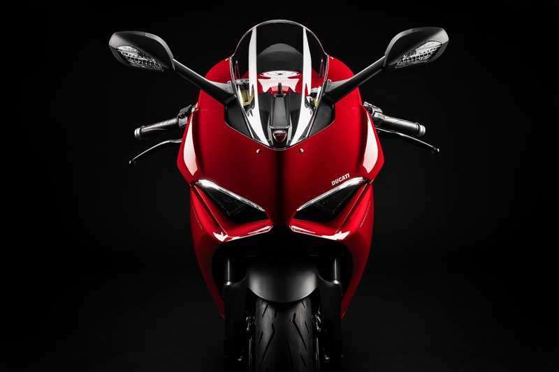 2020-ducati-panigale-v2-first-look-review-14