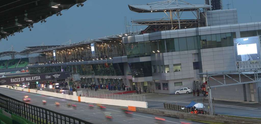 Sepang19_Race1W