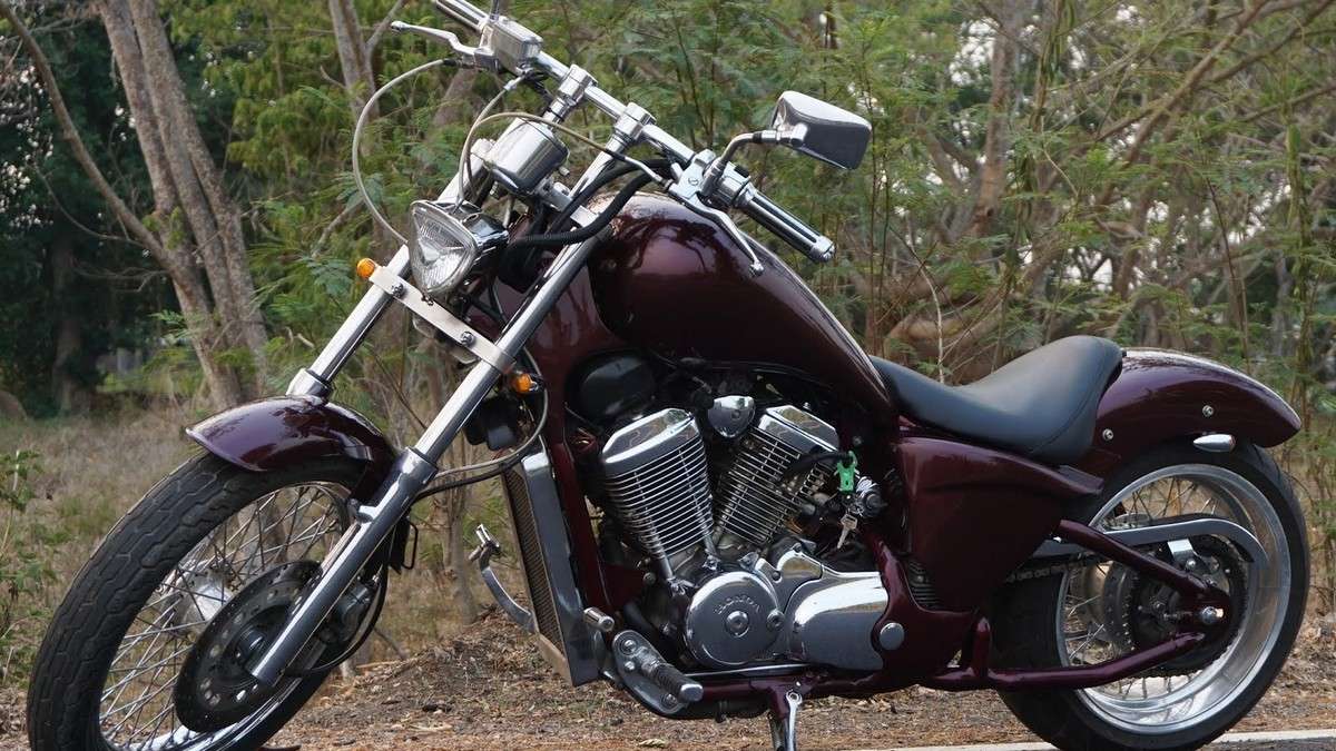 st600