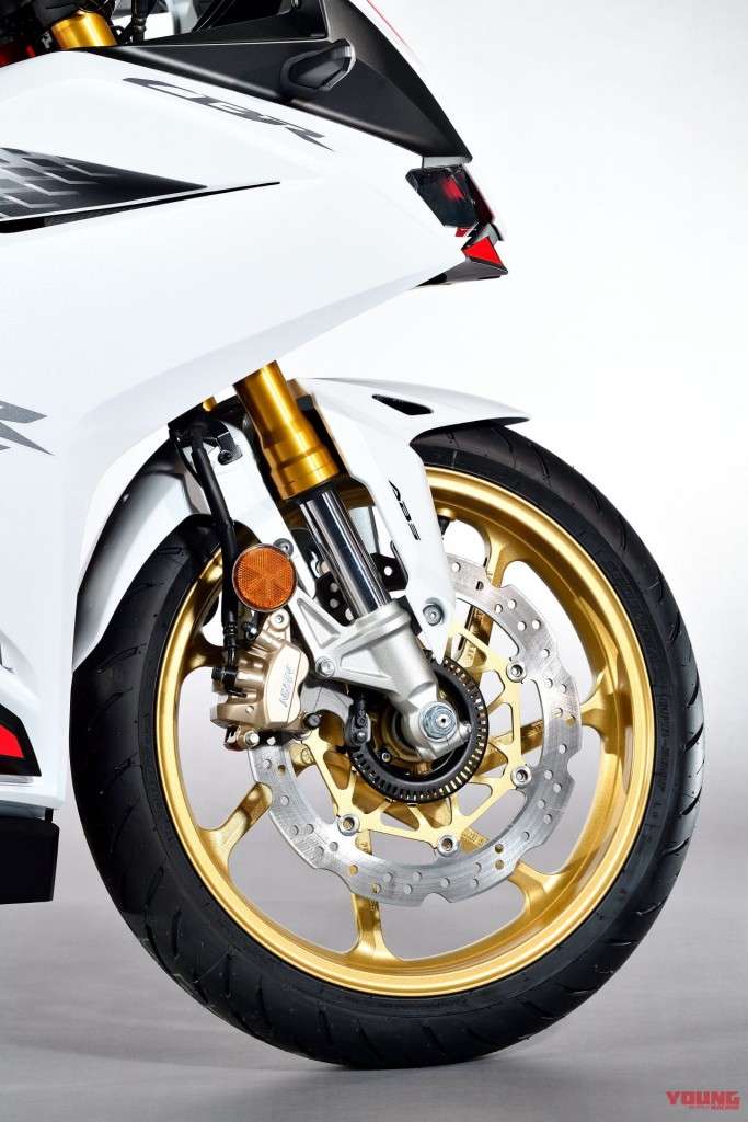 011_honda-cbr250rr-2020