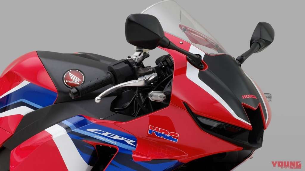 001_CBR600RR_2021