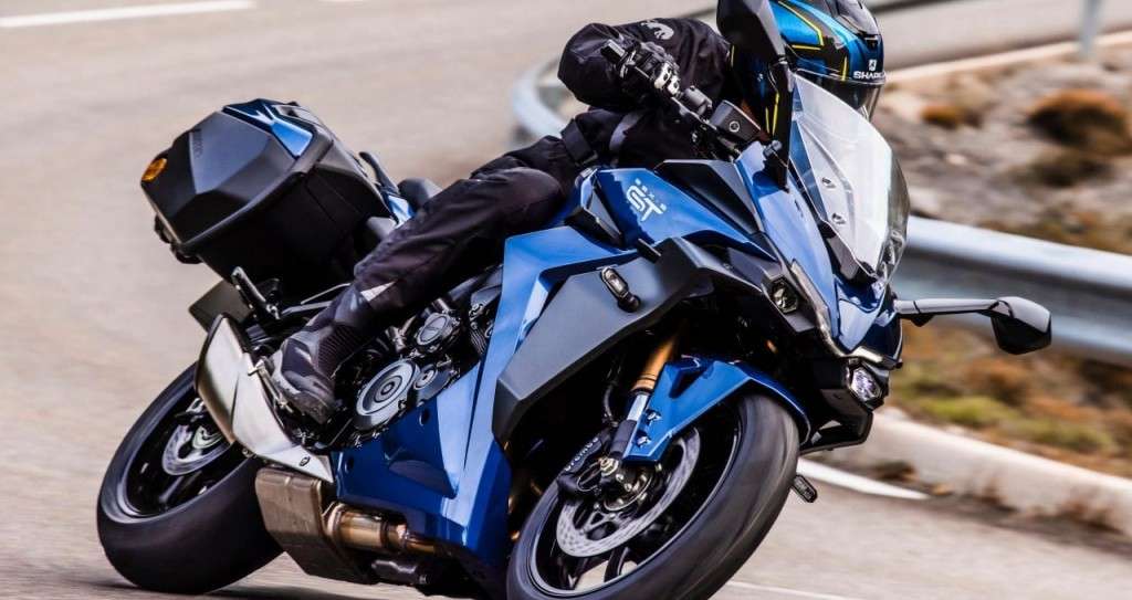 GSX-S1000GT_M2_Action_17-QT8