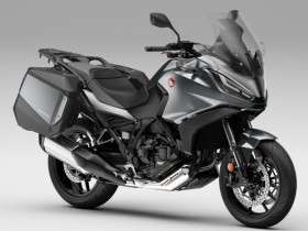 2022-honda-nt1100-first-look-sport-touring-motorcycle-17-696x464
