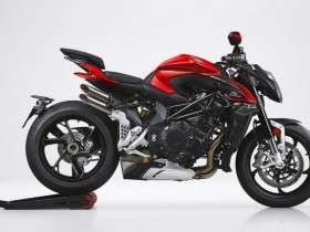 2022-mv-agusta-brutale-1000-rs-first-look-urban-motorcycle-sportbike-naked-upright-6-696x464
