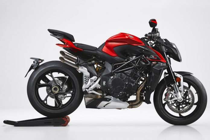2022-mv-agusta-brutale-1000-rs-first-look-urban-motorcycle-sportbike-naked-upright-6-696x464