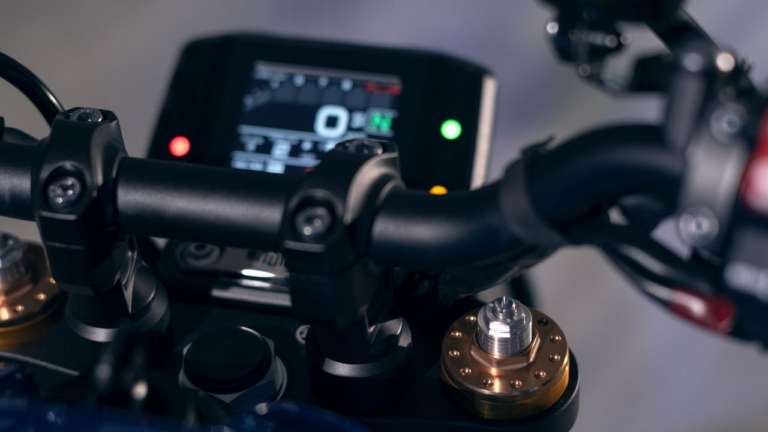 XSR900 Legend Blue Campaign images