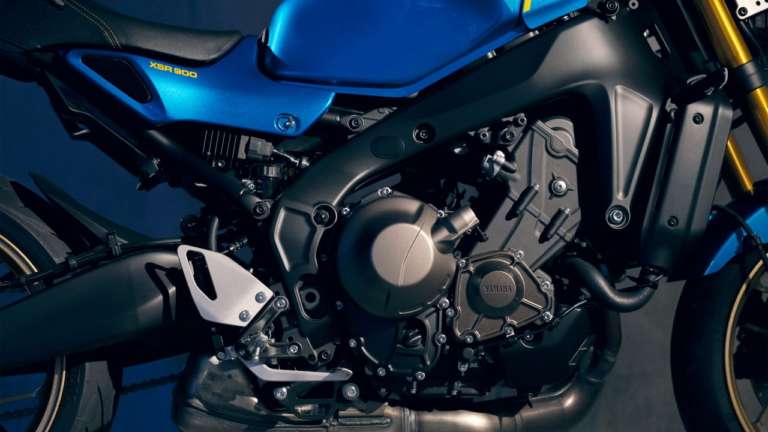 XSR900 Legend Blue Campaign images