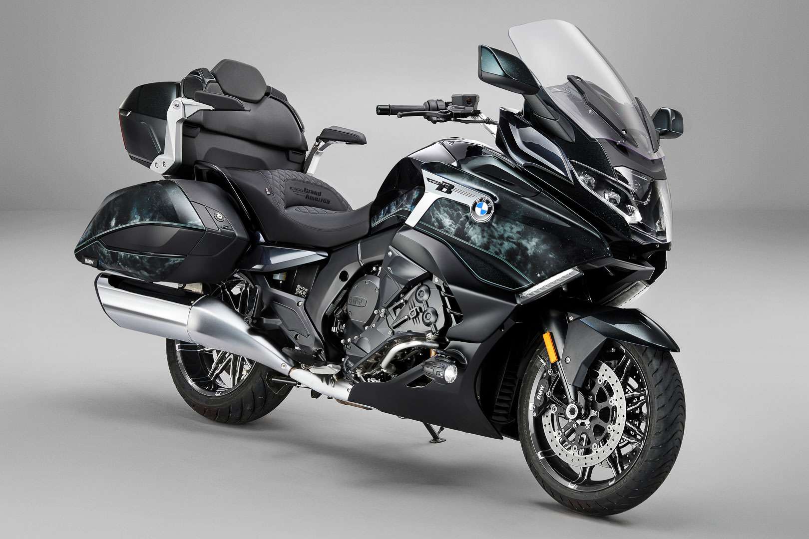 2022-bmw-k-1600-grand-america-first-look-full-dressed-dresser-touring-motorcycle