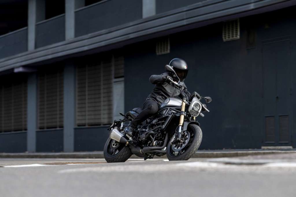 Benelli-Leoncino-800-2022-tan-co-dien-chayxe-vn-13