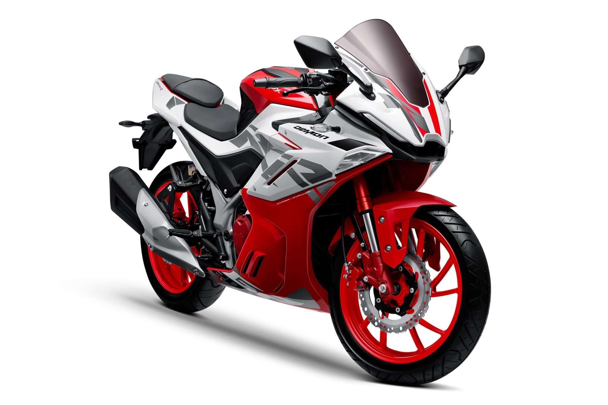 GPX-Demon-GR200R-2021-4-Valves-phien-ban-moi-chayxe-vn-15-2048x1366-1
