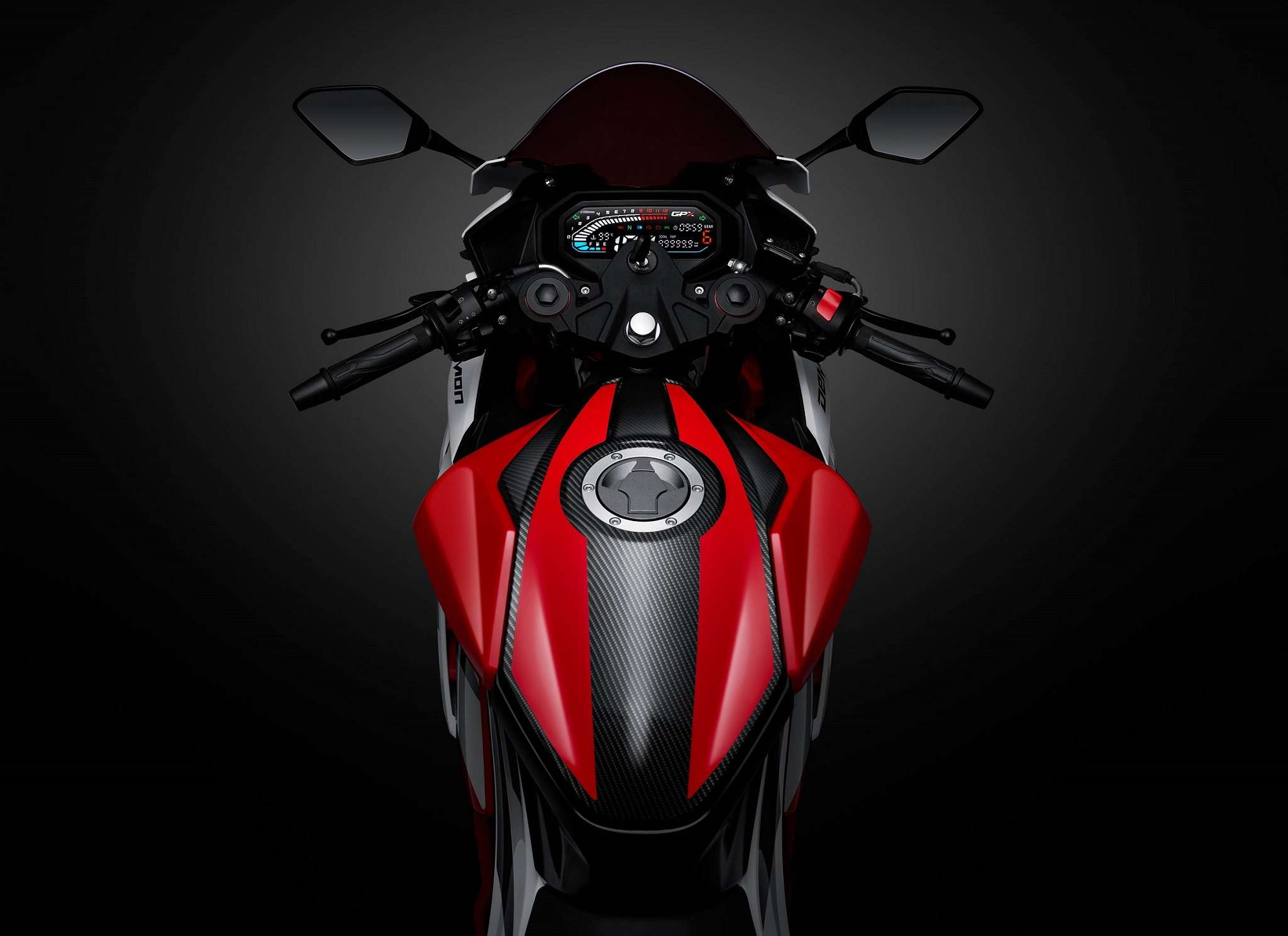GPX-Demon-GR200R-2021-4-Valves-phien-ban-moi-chayxe-vn-5