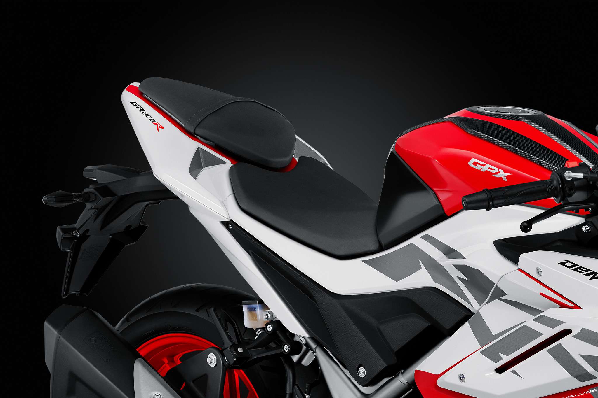 GPX-Demon-GR200R-2021-4-Valves-phien-ban-moi-chayxe-vn-6